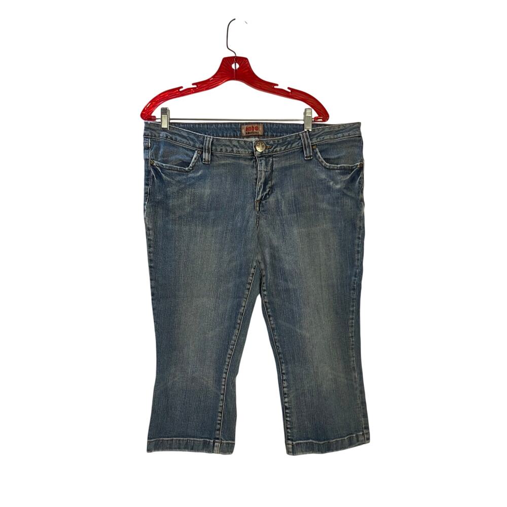 NOBO No Boundaries Juniors Size 17 Embroidered Pockets Cuffed Blue Capri Jeans